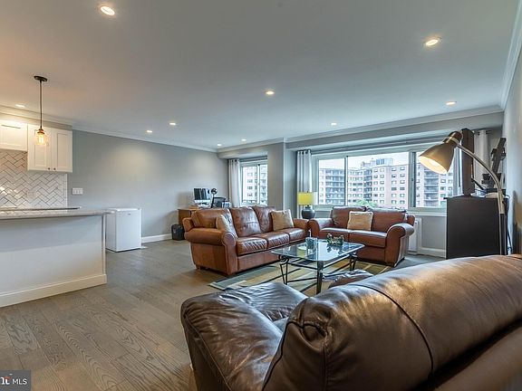 5th image of 4201 Cathedral Ave NW APT 917E