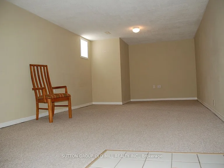 1049 Royal York Rd — Photo 6