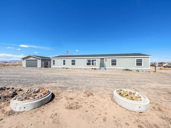 2530 E 6th St, Silver Springs, NV 89429