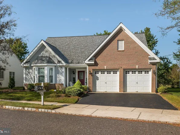 8 Jonquil Pl, Marlton, NJ 08053