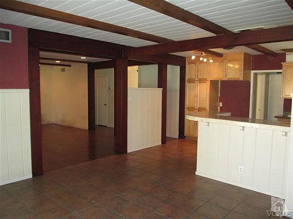 5th image of 23827 Oxnard St