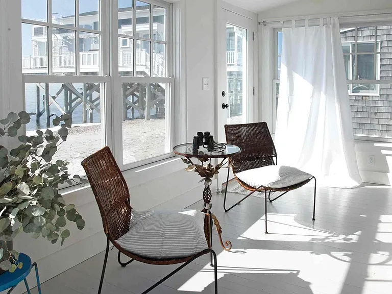 116 W Beach Dr — Photo 4