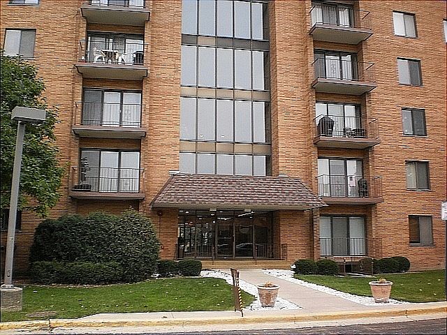 1st image of 1717 Crystal Ln Unit 205