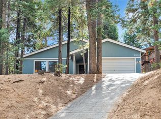 31433 Overhill Dr, Running Springs, CA 92382