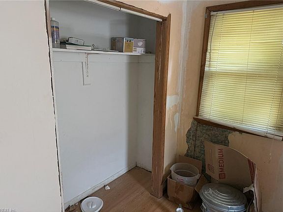5th image of 341 Keith Ct