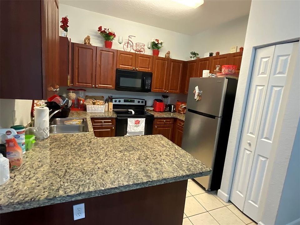 1st image of 2589 NE 4th Street #206