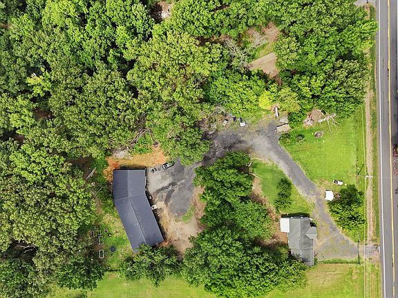 3rd image of 105 Lamb Park