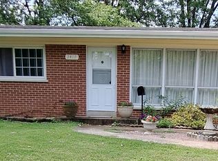2417 Saint Robert Ln, Saint Charles, MO 63301