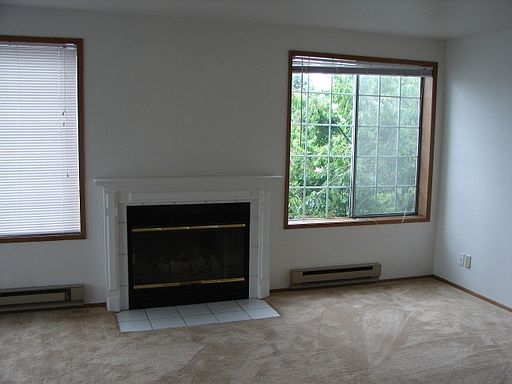 5th image of 12314 32nd Ave NE APT 203