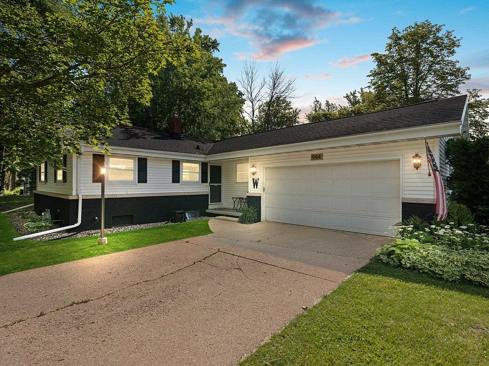 1st image of 944 Bridgewood Dr