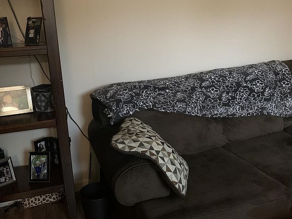 5th image of 23585 Forestview Ave