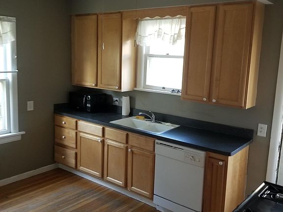 2nd image of 1656 Wyandotte Ave
