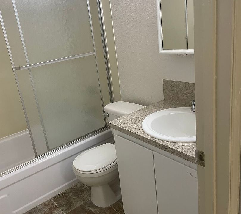 1st image of 12635 SE Foster Rd APT 19