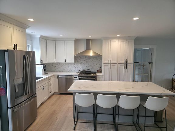 4th image of 309 Morgan Cir