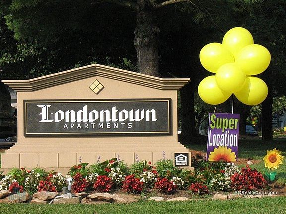 2nd image of 820 Londontown Way #140