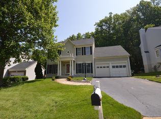 16053 Kings Mountain Rd, Woodbridge, VA 22191