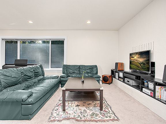 3rd image of 13238 Renton Ave S