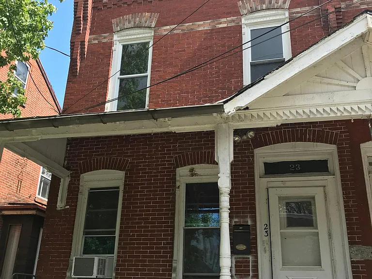 23 E 18th St — Photo 12