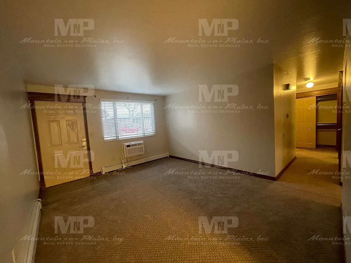 Building Photo - 1628 Azalea Dr #2