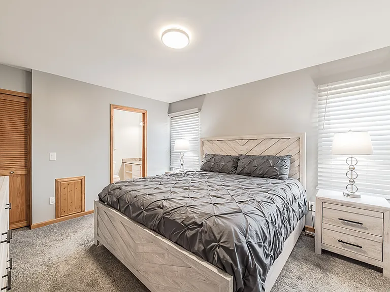 1034 Parkway Dr — Photo 17