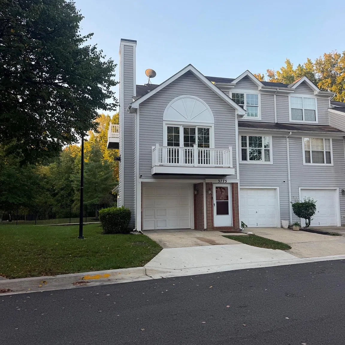 3 bed, 2.0 bath, 1620 sqft, $3,000 — Photo 1