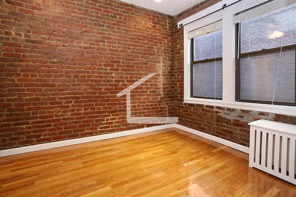 Building Photo - 59 Burbank St #3A