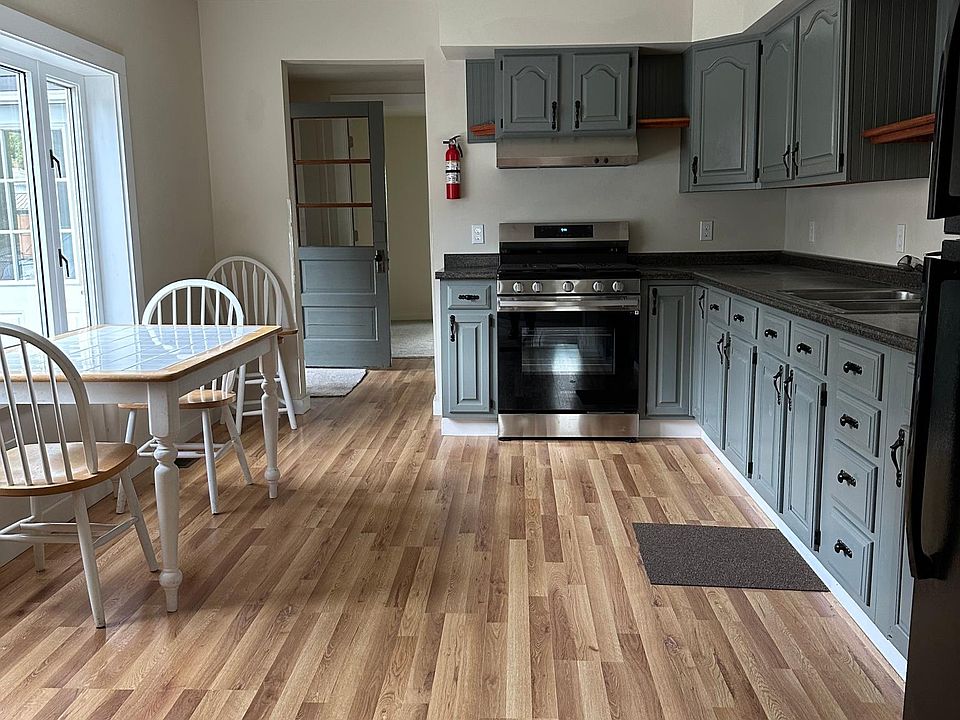 16 Lower Newton St 1, Saint Albans, VT 05478 Zillow