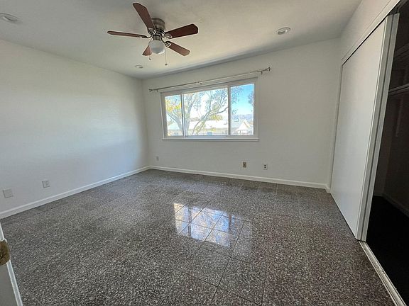 3rd image of 4950 Calle De Escuela