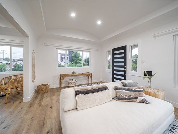 3rd image of 3301 Larga Ave