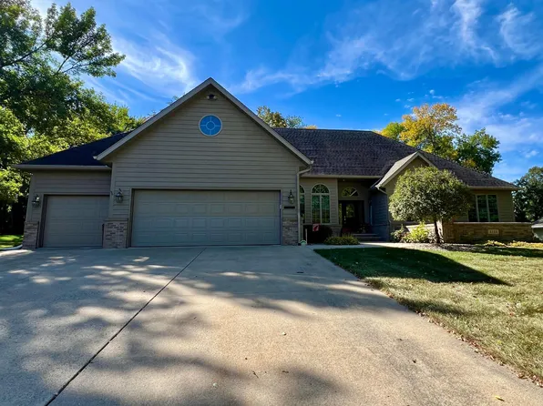 2725 Campus Ln, Albert Lea, MN 56007