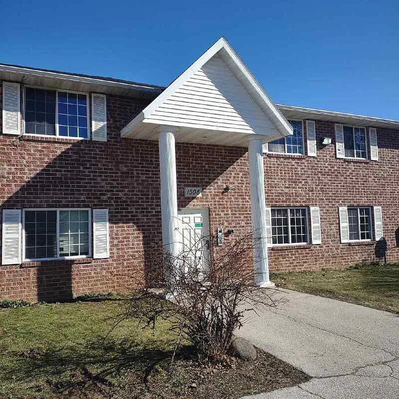 2 bed, 1.0 bath, $1,099 — Photo 1