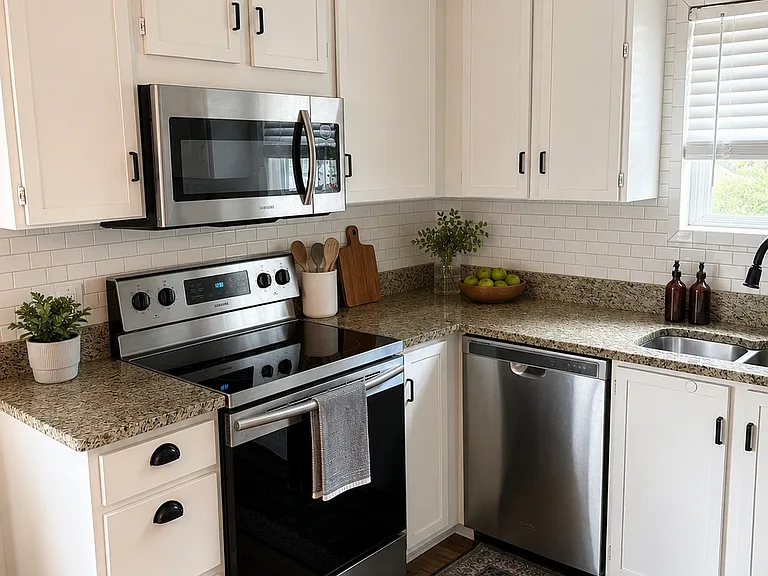 9039 Scarlet Globe Dr — Photo 4