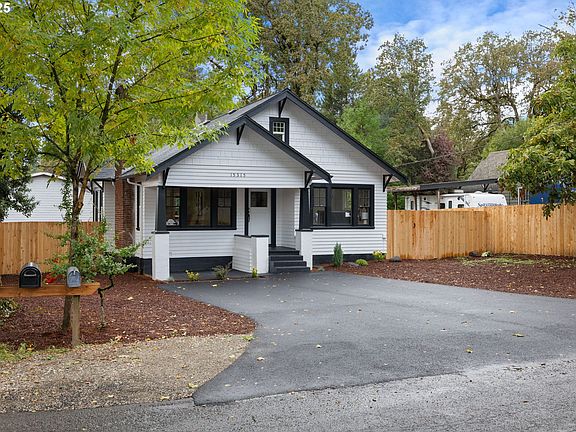 3rd image of 15315 SE East Ave