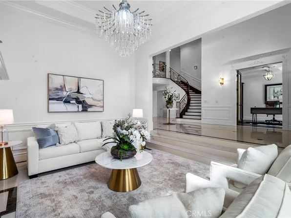 3255 Lombardy Rd, Pasadena, CA 91107