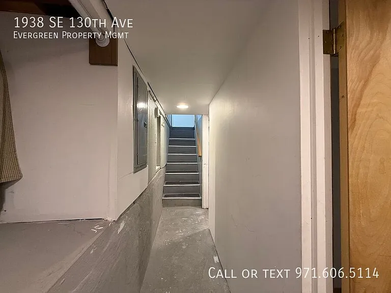 1938 SE 130th Ave — Photo 34