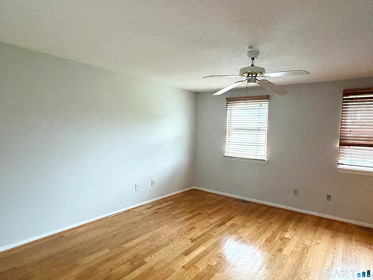 142 E Gate Ln #142 — Photo 7