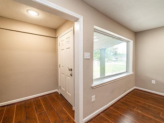3rd image of 10530 Sierra Drive