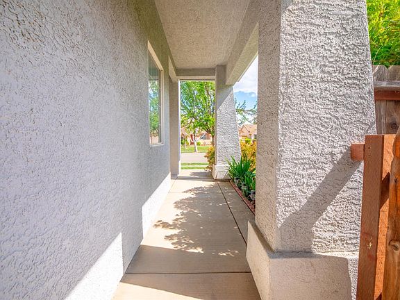 4th image of 3224 Poppy St