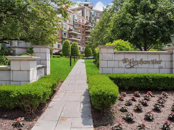 111 Cherry Valley Avenue #M 16, Garden City, NY 11530