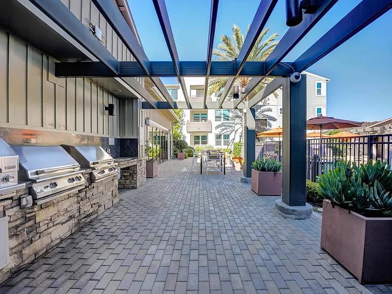 Esencia Sur Apartment Homes — Photo 8