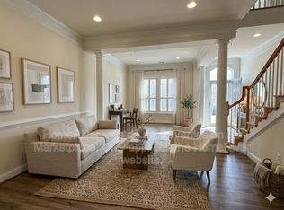 917 Bernard St, Alexandria, VA 22314