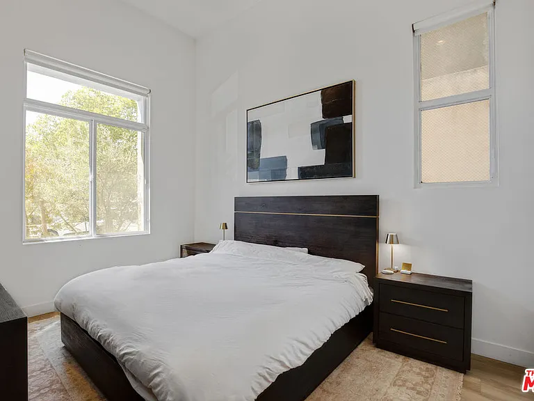 118 S Kenwood St #102 — Photo 11