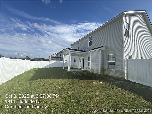 2nd image of 1914 Bluffside Dr