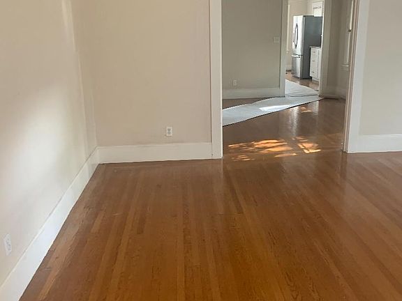 4th image of 1294 Hoover St