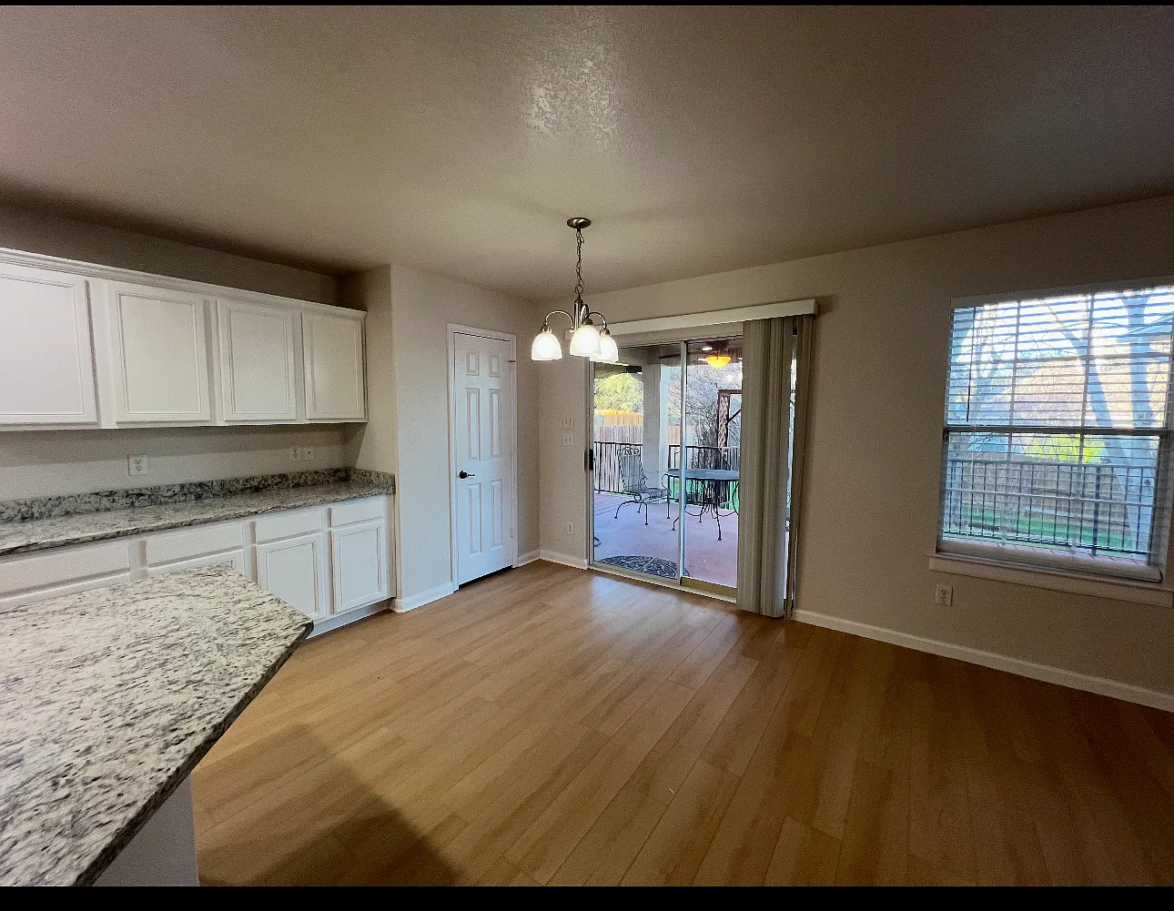 3 bed, 2064 sqft, $2,200 — Photo 3