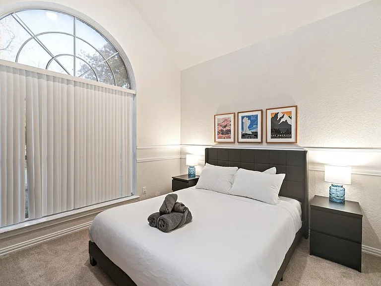 7701 Ridgeway Ct — Photo 20