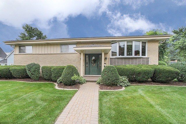 1st image of 524 Forest Preserve Dr