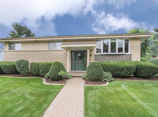 524 Forest Preserve Dr, Wood Dale, IL 60191