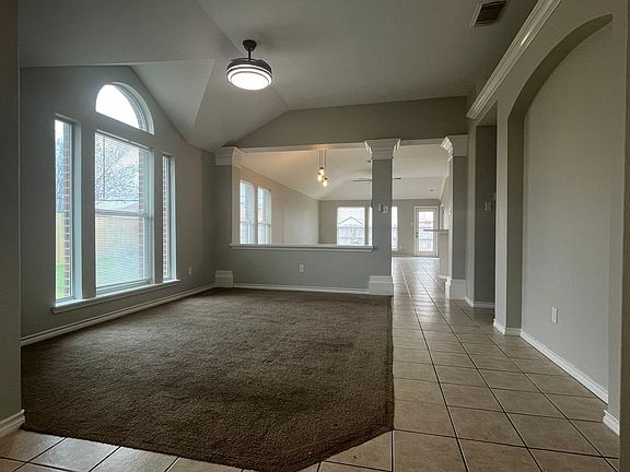 3rd image of 3921 Gibraltar Dr