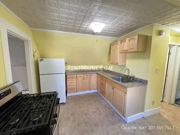11 Oak St APT 2, Brewer, ME 04412